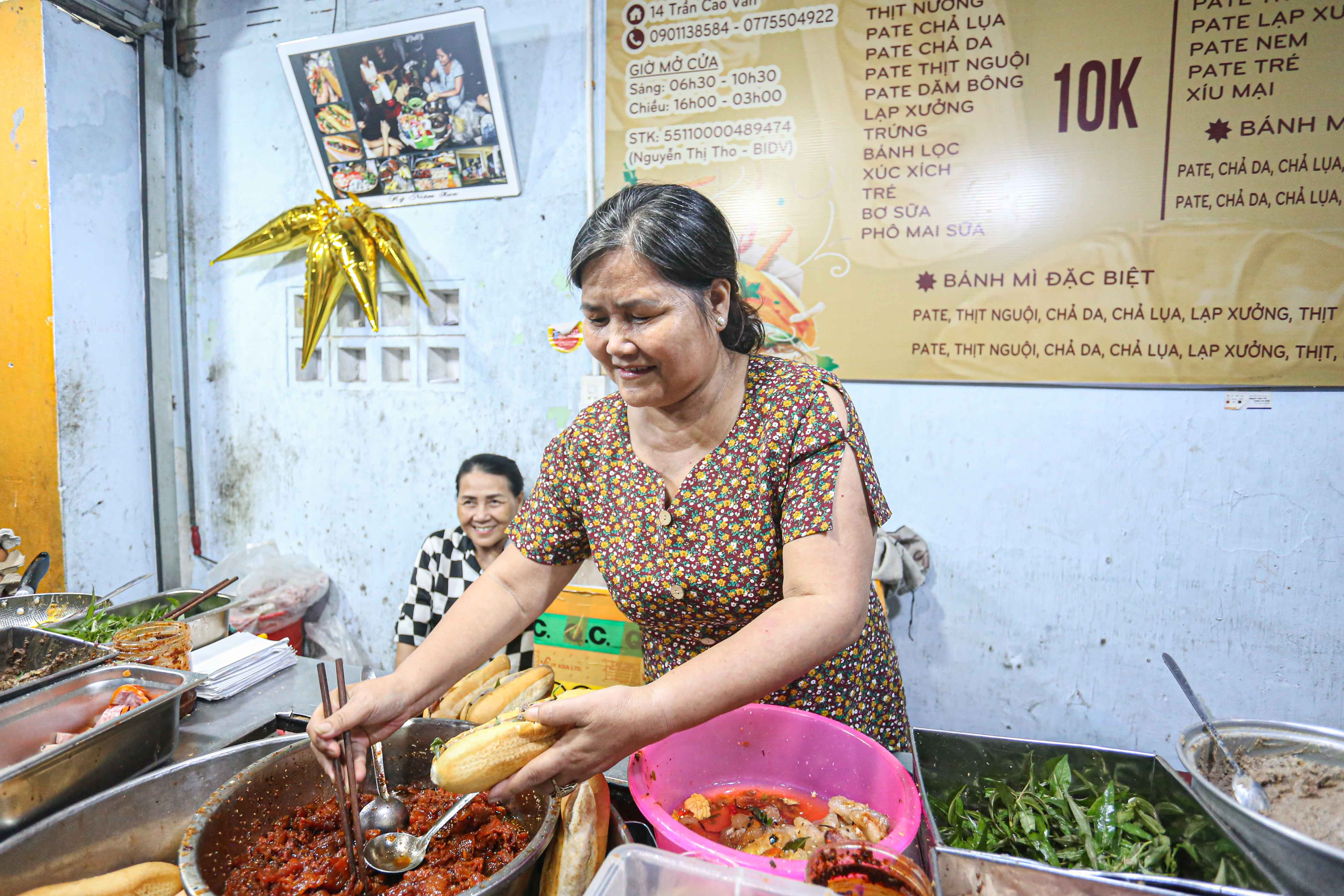 Bà Nguyễn Thị Tho, chủ nhân thương hiệu bánh mì O Tho Huế
