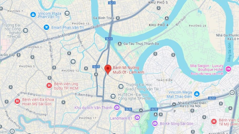 Bảng chỉ đường đến quán bánh mì nướng muối ớt Lâm Anh