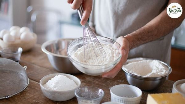 Bánh bao chưa hấp trên giấy nến