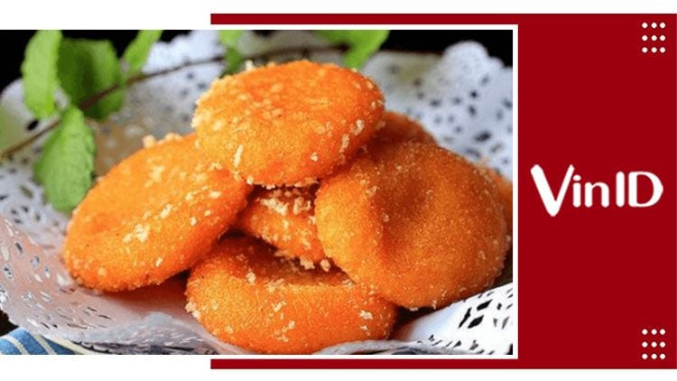 Bánh bí đỏ chiên xù vàng giòn rụm