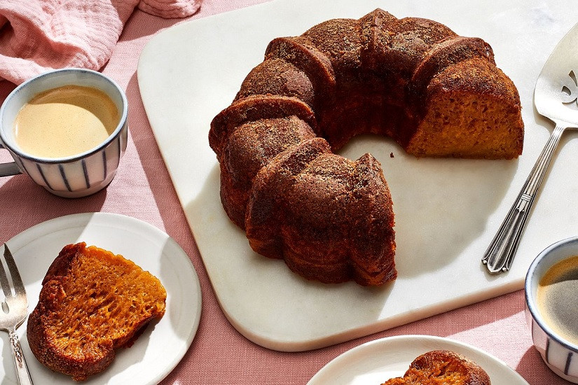 Bánh bò thốt nốt thành phẩm, vàng óng, thơm lừng, sẵn sàng để thưởng thức