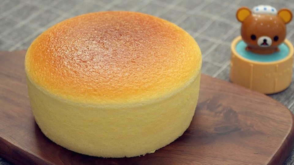 Bánh bông lan hấp có vị ngọt tự nhiên