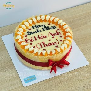 Bánh bông lan trứng muối sinh nhật đường kính 20cm trang trí tinh tế