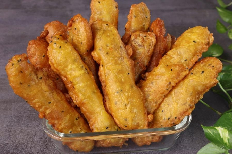 Bánh chuối chiên giòn, tự làm bánh từ bột mì và trứng thơm ngon