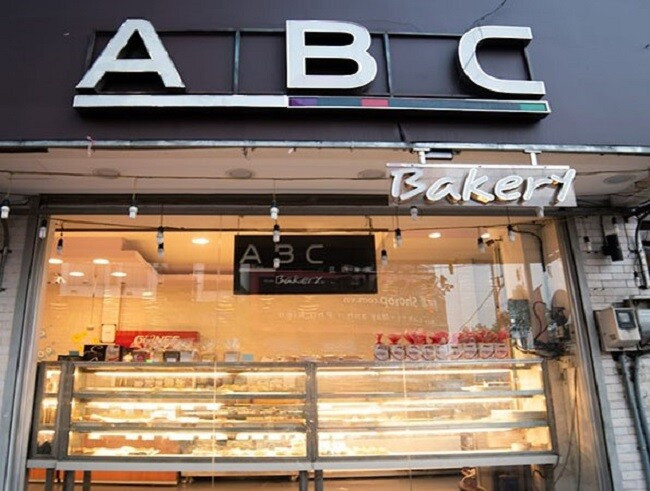 Bánh kem ABC Bakery đa dạng và quen thuộc