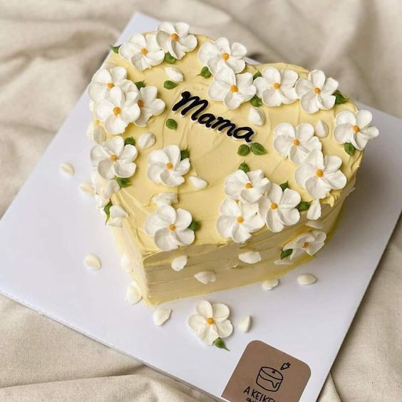 Bánh kem bắp phô mai với vẻ ngoài mộc mạc