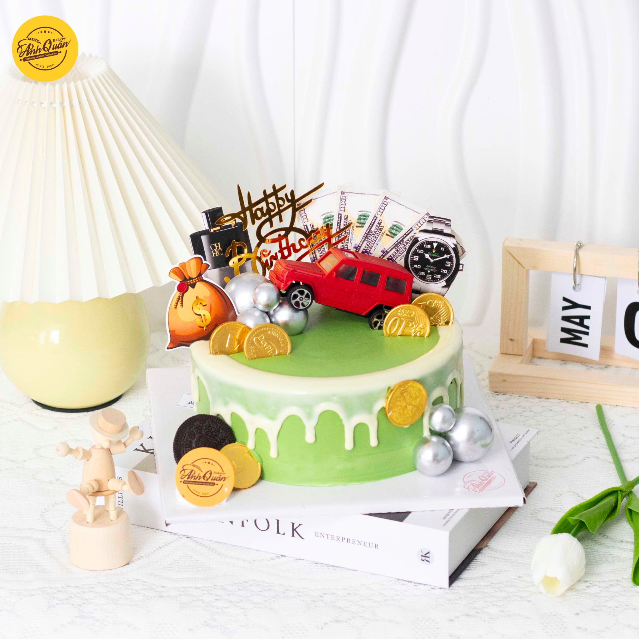 Bánh kem chiếc xe màu xanh với hình ô tô 3D