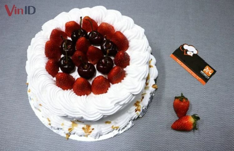 Bánh kem dâu tây cherry