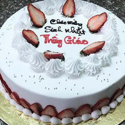 Bánh kem đơn giản nhưng tinh tế, món quà tri ân thầy giáo