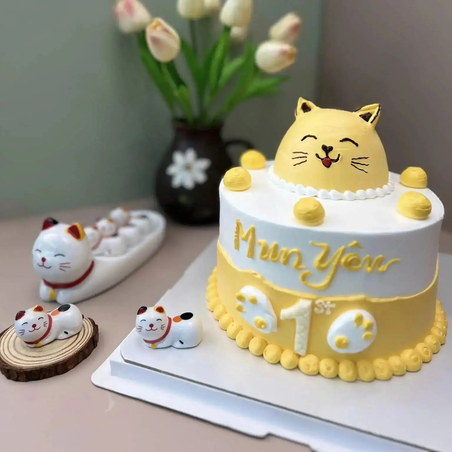 Bánh kem hình chú mèo nằm nghỉ