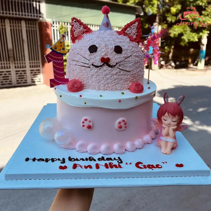 Bánh kem hình mèo tinh nghịch