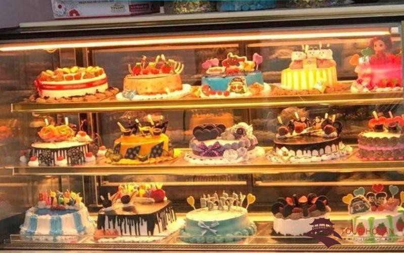Bánh kem Hồng Vân với lớp kem mịn màng, tìm tiệm bánh kem ngon