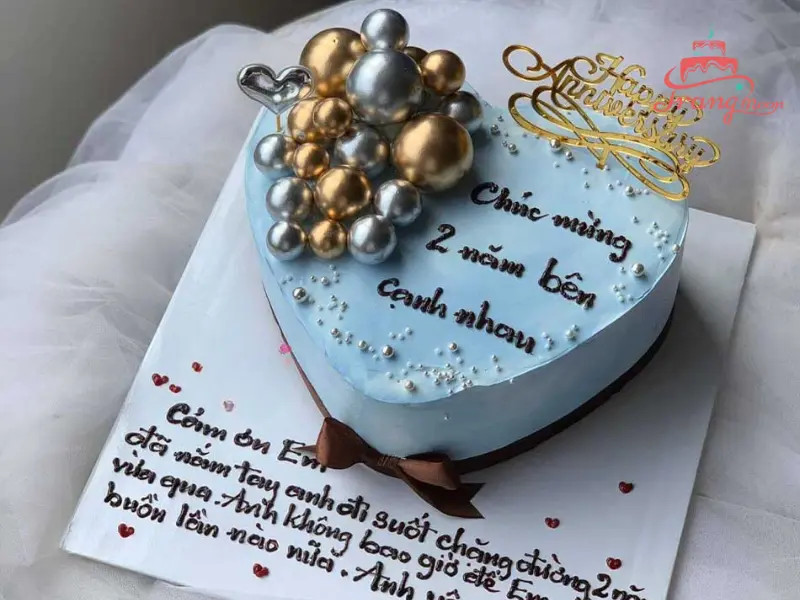 bánh kem kỷ niệm 2 năm ngày cưới hình trái tim nơ