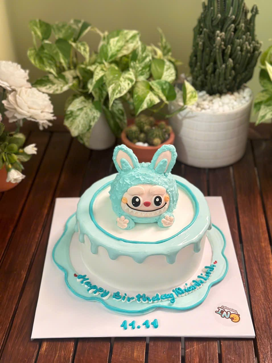 Bánh kem Labubu biến tấu với phụ kiện kẹo màu sắc, thu hút mọi ánh nhìn của trẻ nhỏ