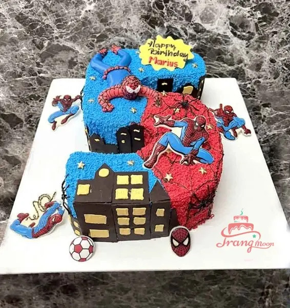 Bánh kem siêu nhân nhện đu tơ giữa các tòa nhà
