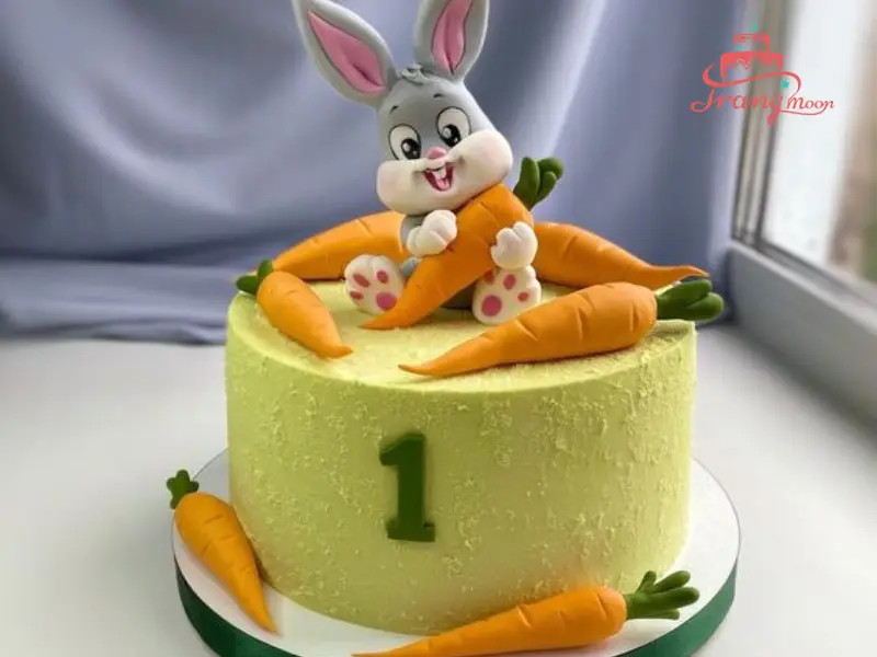 Bánh kem thỏ hồng trong vườn hoa
