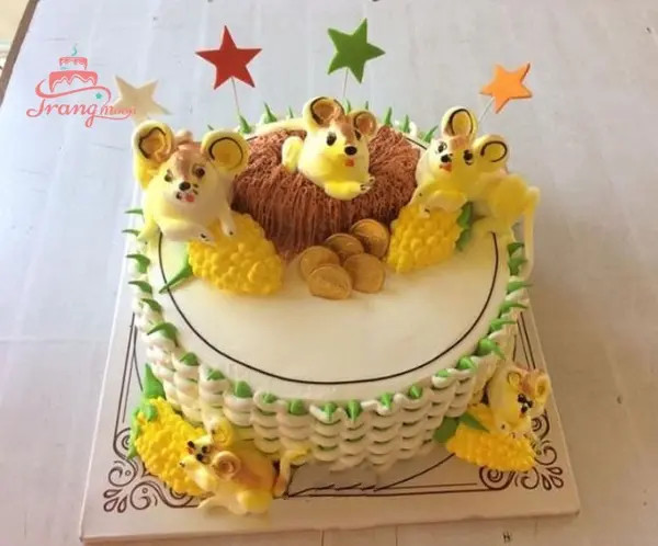 Bánh kem thôi nôi hình con chuột đáng yêu theo tuổi của bé trai