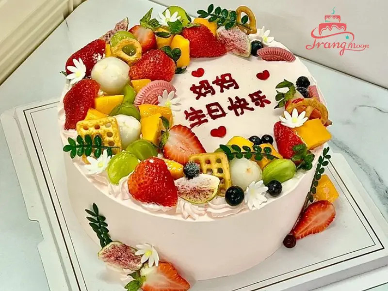 Bánh kem trái cây mix nhiều loại quả tươi
