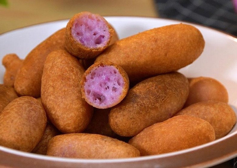 Bánh khoai mỡ chiên bột mì giòn dai, màu sắc hấp dẫn
