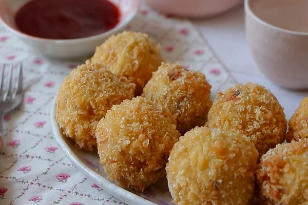 Bánh khoai tây nhân thịt bò kiểu Nhật thơm ngon, bổ dưỡng