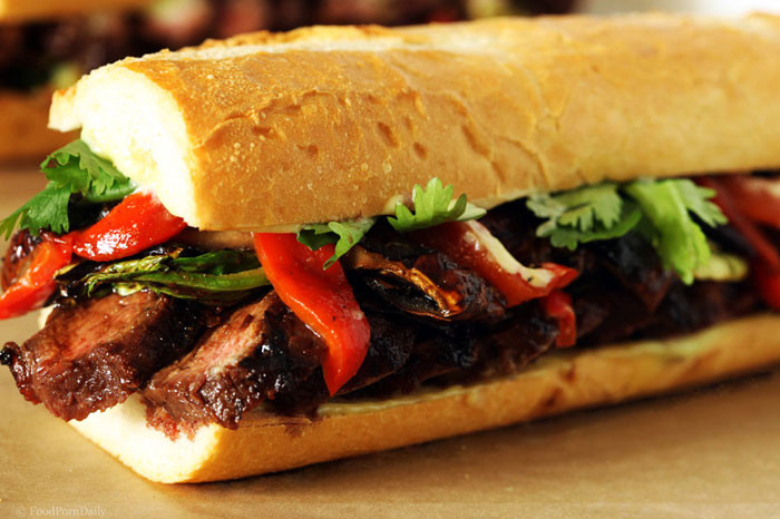 Bánh mì Bà Dần với thịt nướng đậm đà