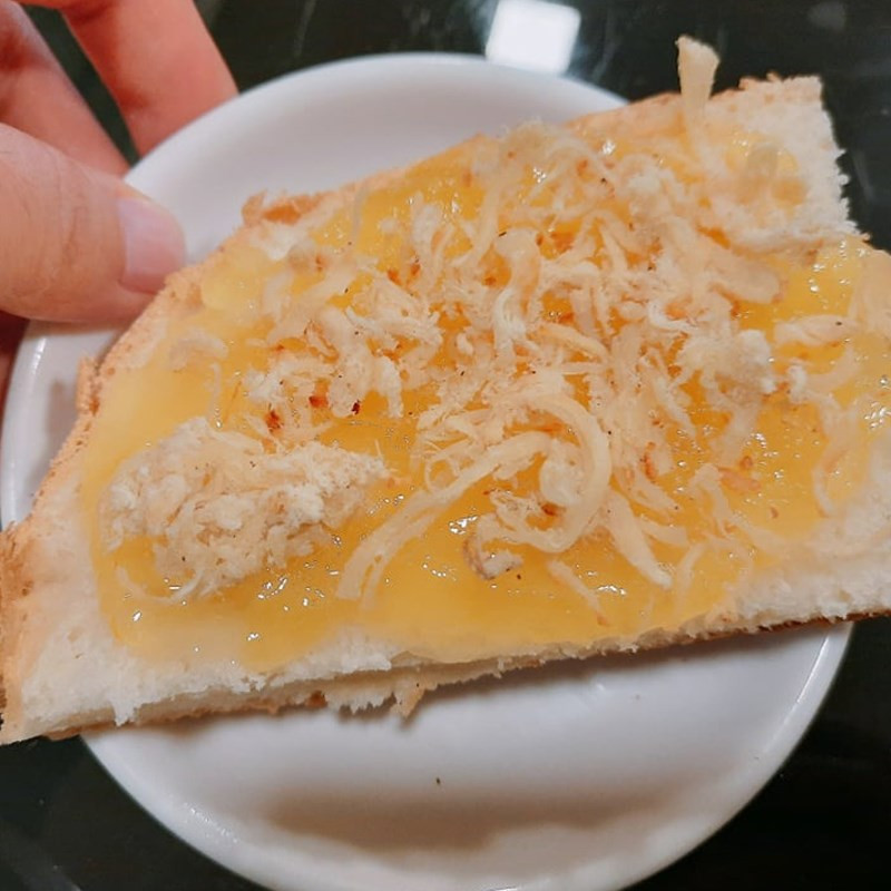 Bánh mì bơ chà bông thành phẩm hấp dẫn