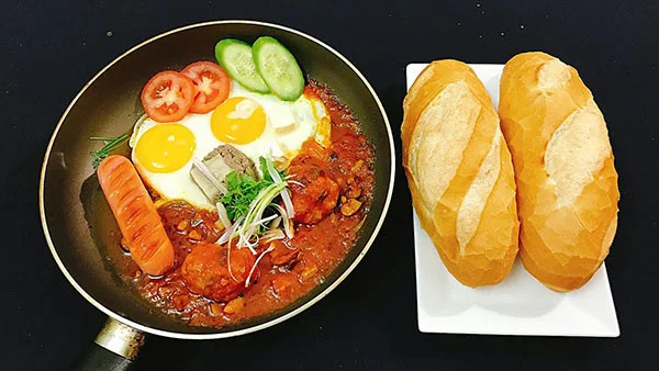 Bánh mì chảo nóng hổi