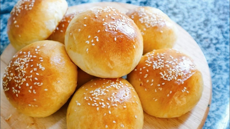 Bánh mì ngọt thơm ngon, béo ngậy