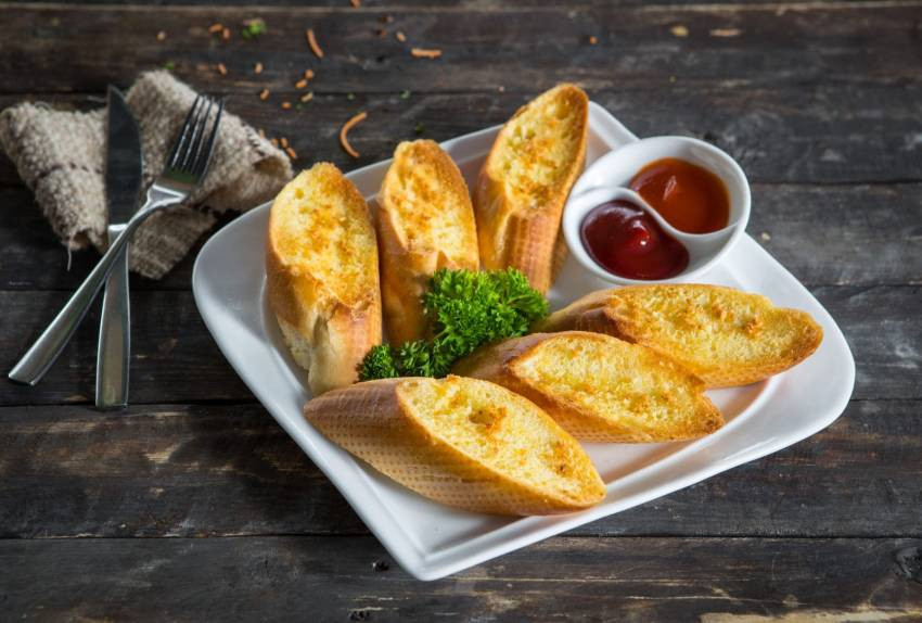 Bánh mì nướng bơ nhanh chóng với nồi chiên không dầu