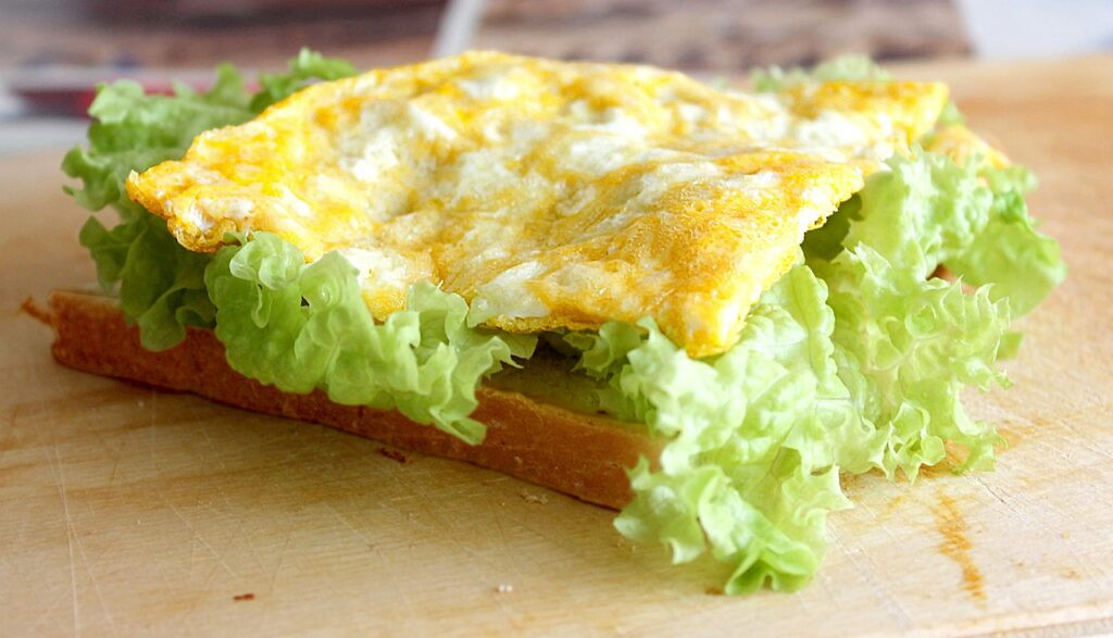Bánh mì trứng giúp da khỏe đẹp