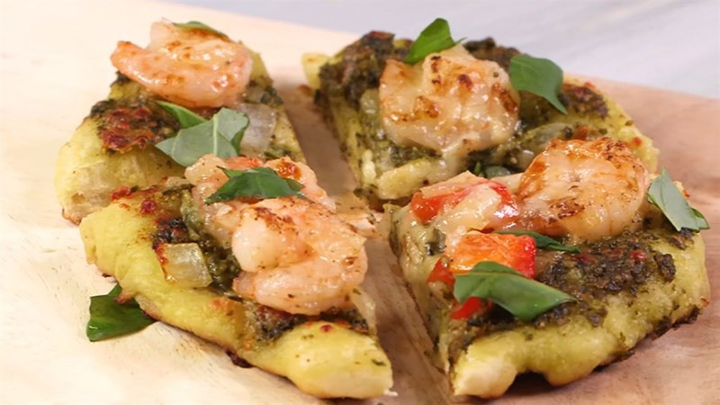 Bánh pizza sốt pesto xanh mướt, hương vị độc đáo