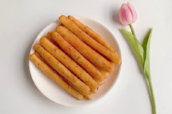 Bánh que khoai tây kiểu Pháp giòn rụm, món ăn vặt yêu thích