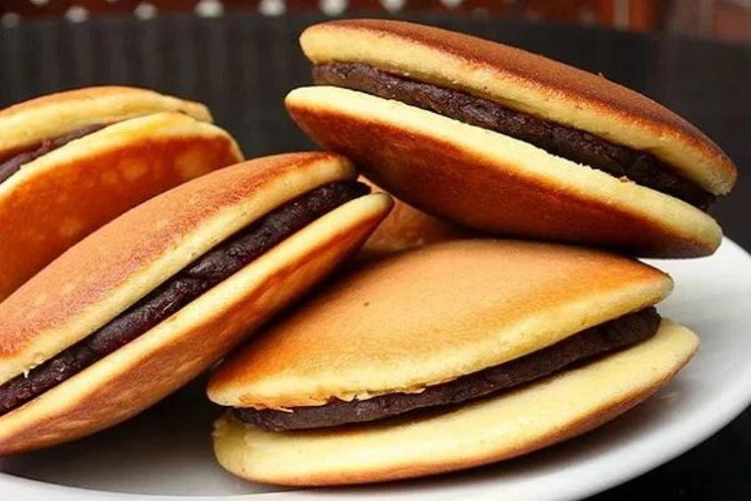 Bánh rán Doremon hấp dẫn cho bé