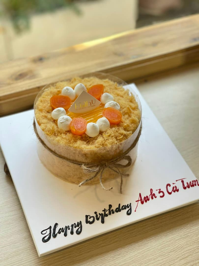 Bánh sinh nhật bé trai hình xe ô tô