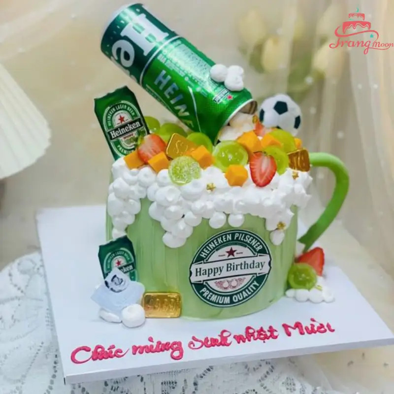 Bánh sinh nhật hình cốc bia có bọt