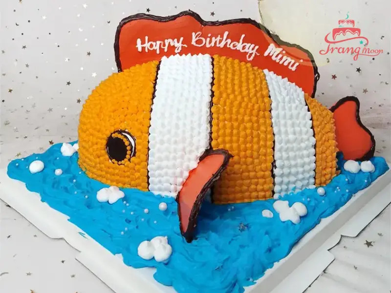 bánh sinh nhật hình con cá vàng lấp lánh