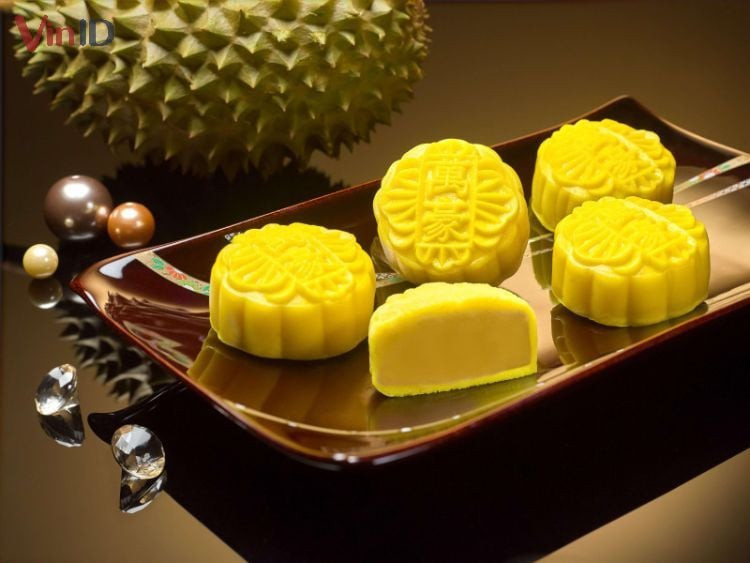 Bánh trung thu sầu riêng nướng vàng ươm, hấp dẫn