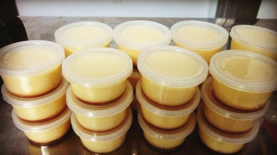 Bảo quản bánh flan trong ngăn mát tủ lạnh