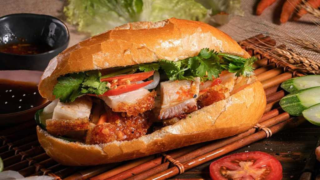 Bí quyết cách làm nước sốt bánh mì heo quay thơm lừng