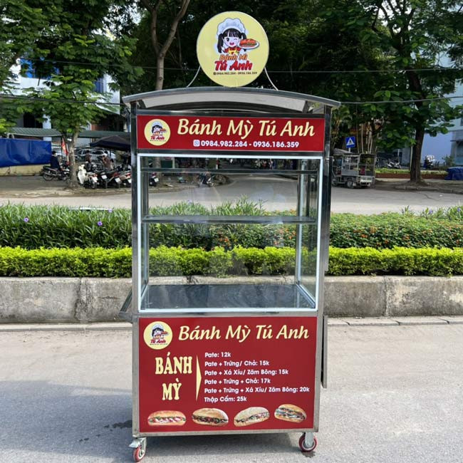 Bố cục decal dán xe bánh mì rõ ràng với menu, giá cả và thông tin liên hệ tiện lợi.
