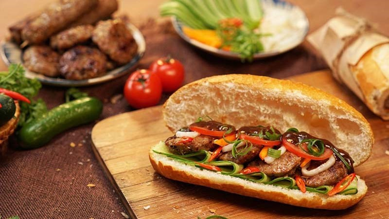 Bổ sung rau xanh và chất xơ khi thưởng thức bánh mì để cân bằng dinh dưỡng