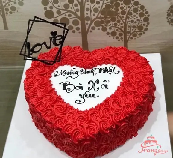 Bộ sưu tập các mẫu bánh kem hình trái tim trang trí tinh tế dành tặng vợ yêu.