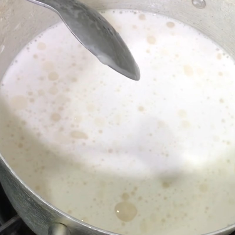 Bột làm bánh bột lọc nửa sống nửa chín