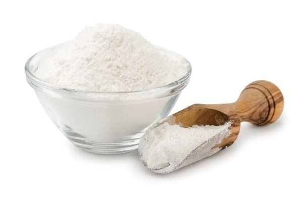 Bột mì đa dụng chuẩn bị làm bánh mì que giòn rụm