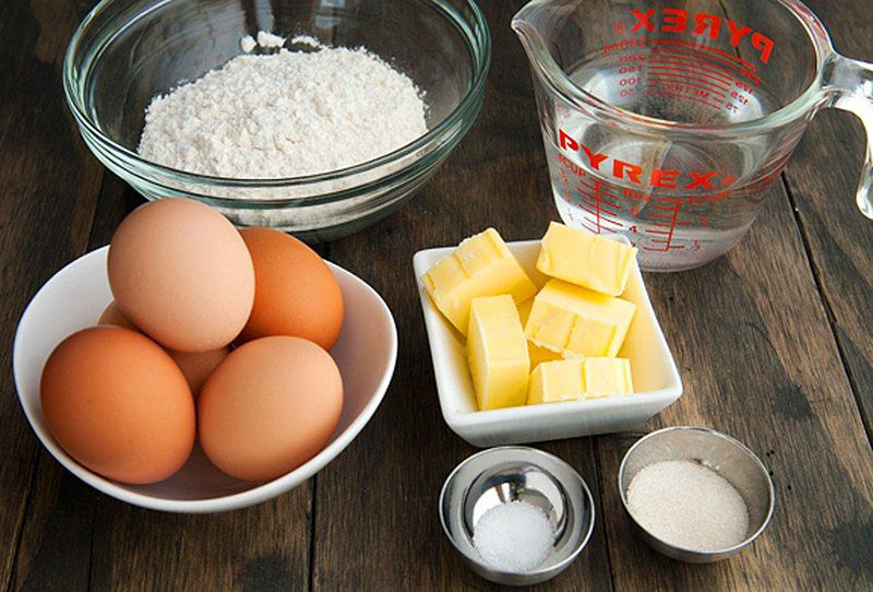 Các nguyên liệu cơ bản làm bánh bông lan xốp mềm tại nhà