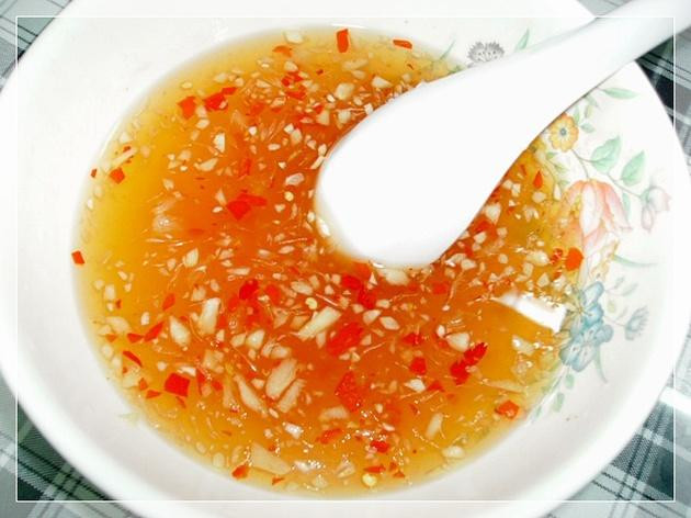 Cách làm nước chấm bánh bột lọc thêm ngon nhờ chọn nước mắm chất lượng