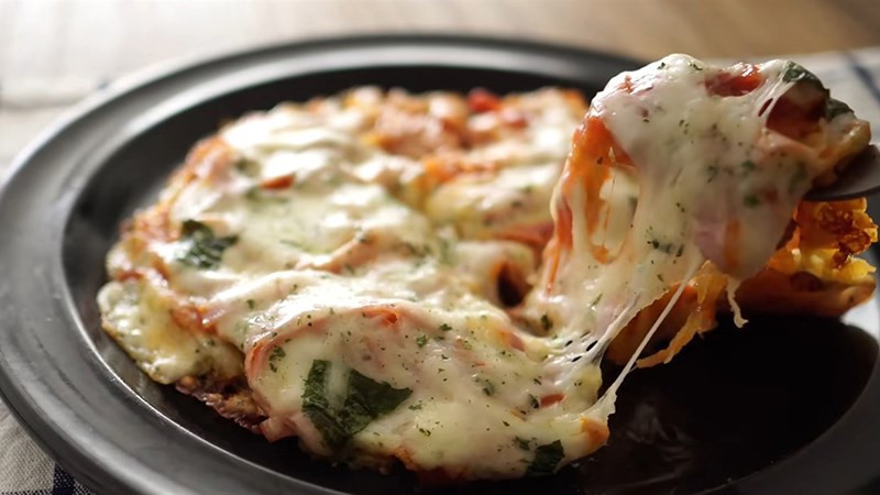 Cách làm pizza khoai tây không cần bột mì
