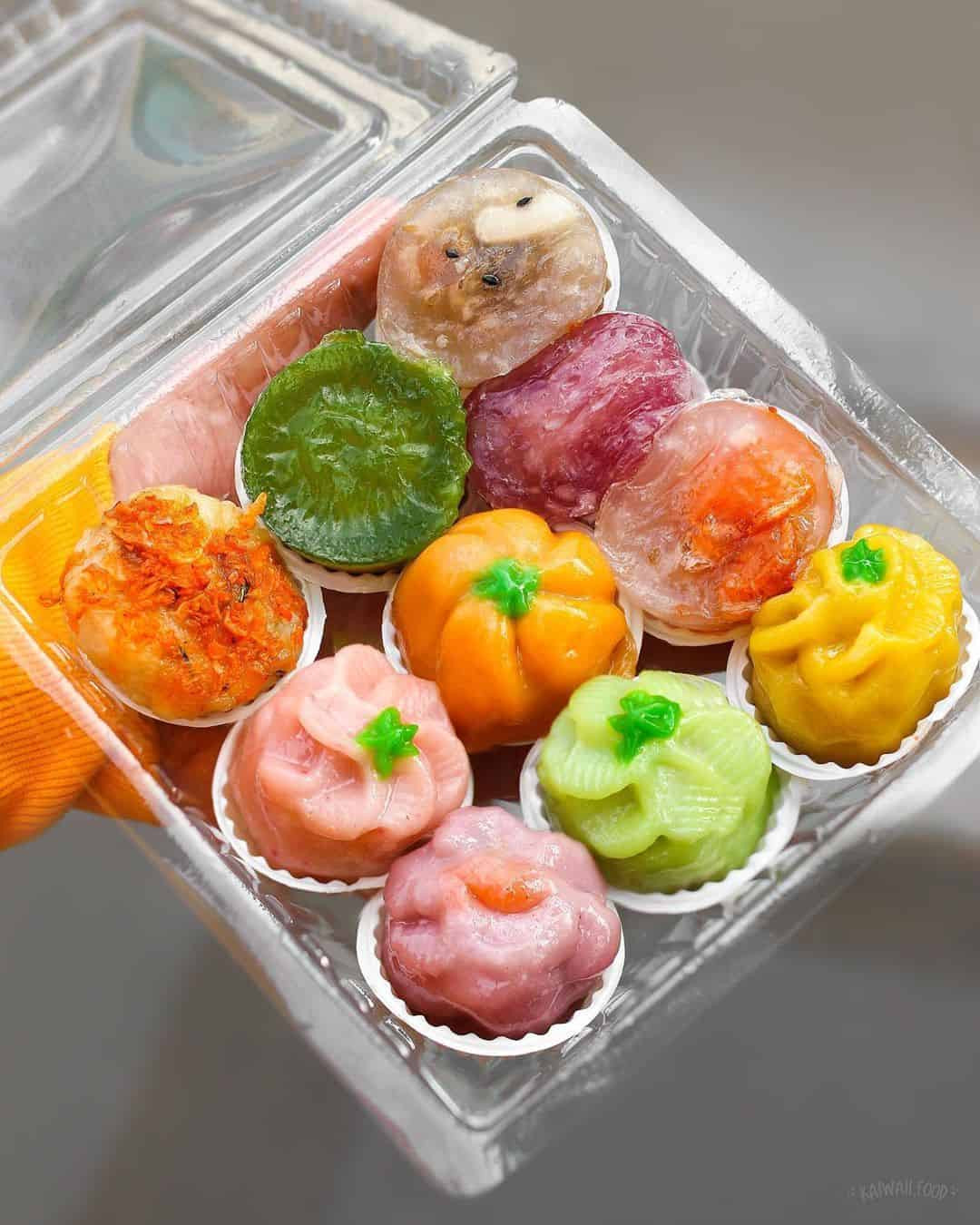 Cận cảnh các món bánh mặn như Xôi Mặn và Da Lợn, đầy ắp nhân