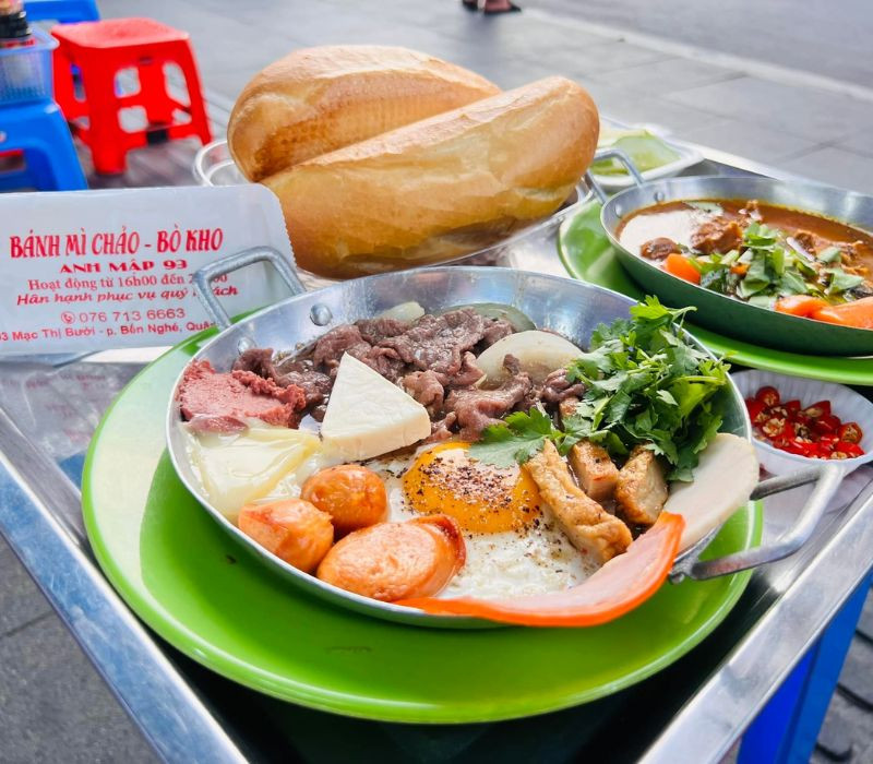 Chảo bánh mì đầy ắp topping tại Anh Mập