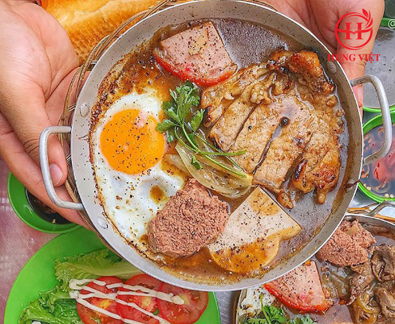 Chế biến sốt tiêu đen cho bánh mì chảo